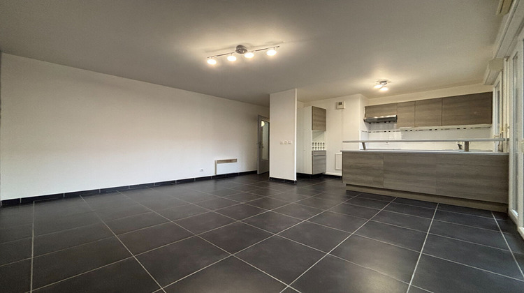 Ma-Cabane - Vente Appartement CORBEIL-ESSONNES, 59 m²