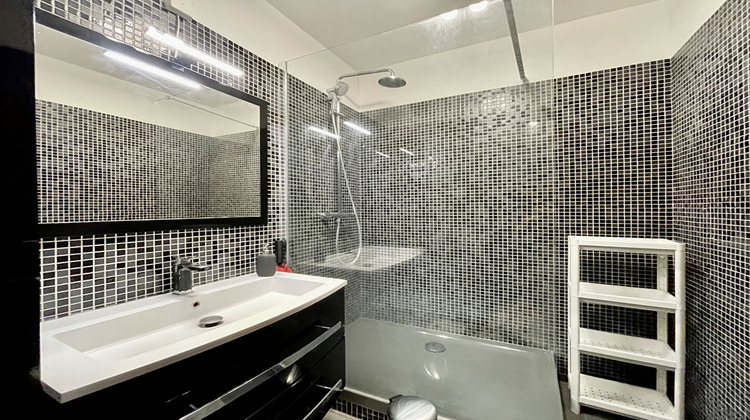 Ma-Cabane - Vente Appartement COURBEVOIE, 50 m²