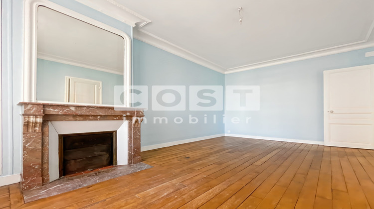 Ma-Cabane - Vente Appartement Courbevoie, 61 m²