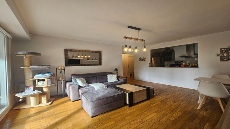 Ma-Cabane - Vente Appartement COURBEVOIE, 63 m²