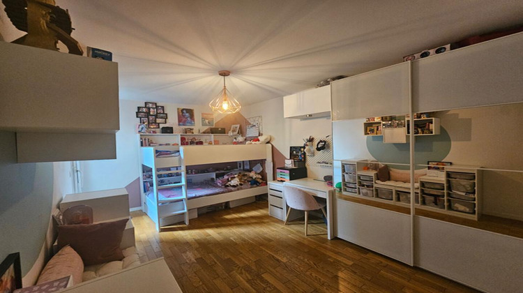 Ma-Cabane - Vente Appartement COURBEVOIE, 63 m²