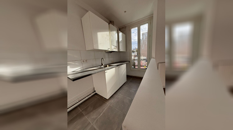 Ma-Cabane - Vente Appartement COURBEVOIE, 32 m²