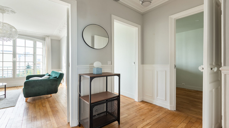 Ma-Cabane - Vente Appartement COURBEVOIE, 61 m²