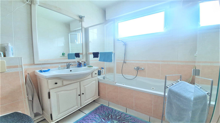 Ma-Cabane - Vente Appartement COURBEVOIE, 117 m²