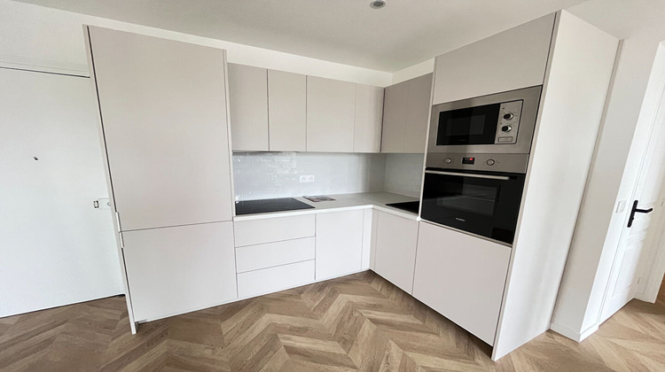 Ma-Cabane - Vente Appartement COURBEVOIE, 45 m²