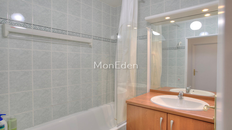 Ma-Cabane - Vente Appartement COURBEVOIE, 68 m²