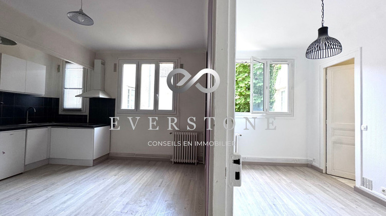 Ma-Cabane - Vente Appartement COURBEVOIE, 33 m²