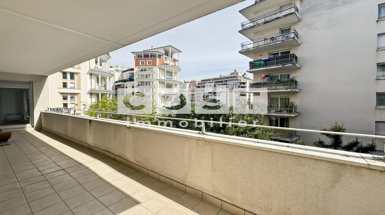 Ma-Cabane - Vente Appartement Courbevoie, 66 m²