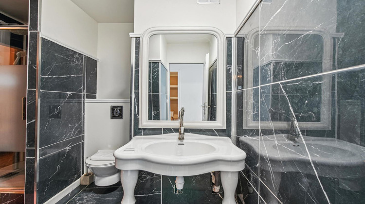 Ma-Cabane - Vente Appartement COURBEVOIE, 209 m²