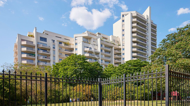 Ma-Cabane - Vente Appartement COURBEVOIE, 66 m²
