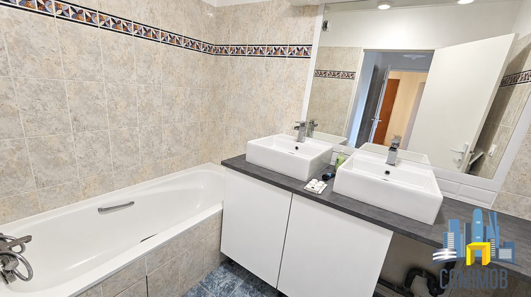 Ma-Cabane - Vente Appartement Courbevoie, 70 m²