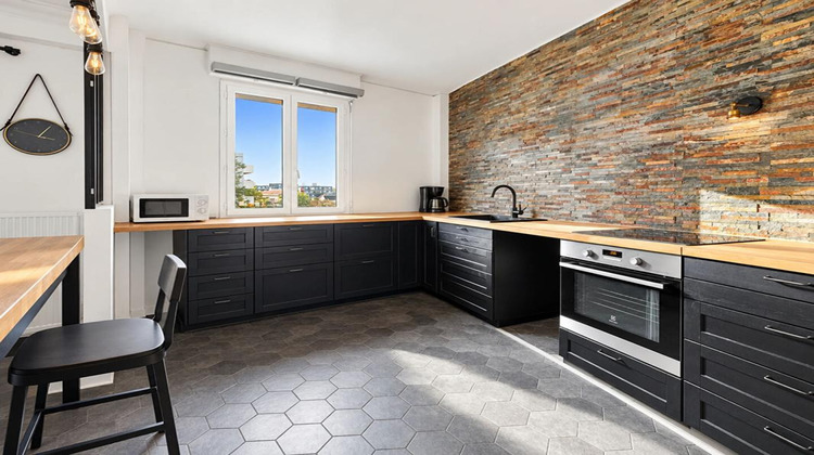 Ma-Cabane - Vente Appartement COURBEVOIE, 105 m²