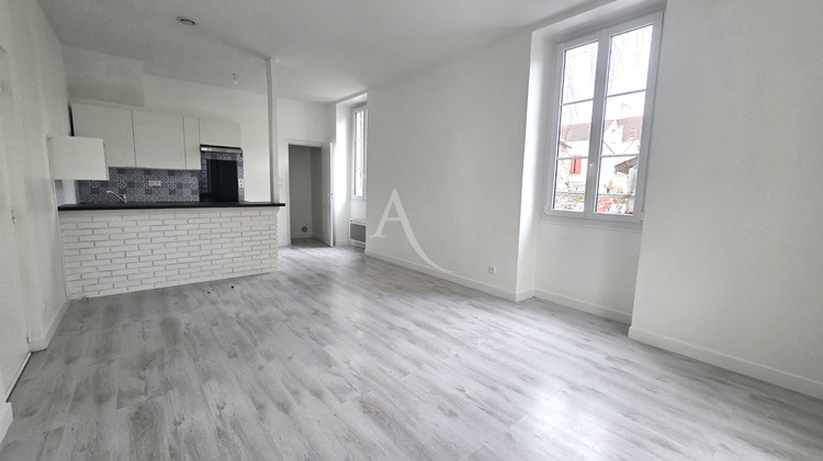 Ma-Cabane - Vente Appartement COURDIMANCHE, 61 m²