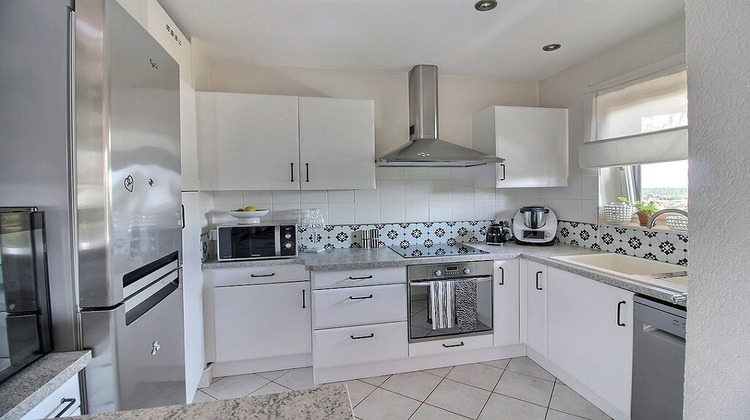 Ma-Cabane - Vente Appartement CRANVES-SALES, 74 m²