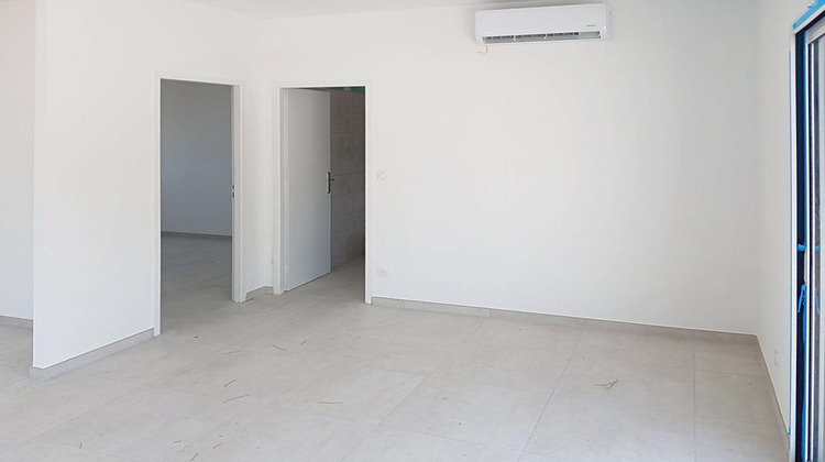 Ma-Cabane - Vente Appartement CUERS, 54 m²