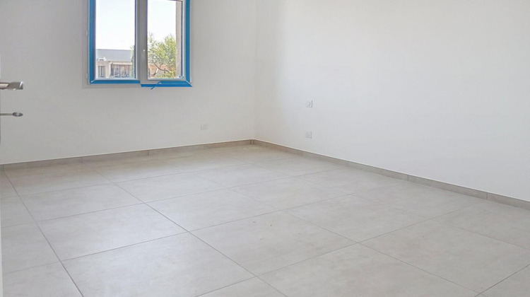 Ma-Cabane - Vente Appartement CUERS, 54 m²