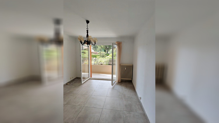 Ma-Cabane - Vente Appartement Cuers, 54 m²