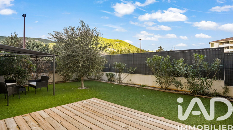 Ma-Cabane - Vente Appartement Cuges les Pins, 61 m²