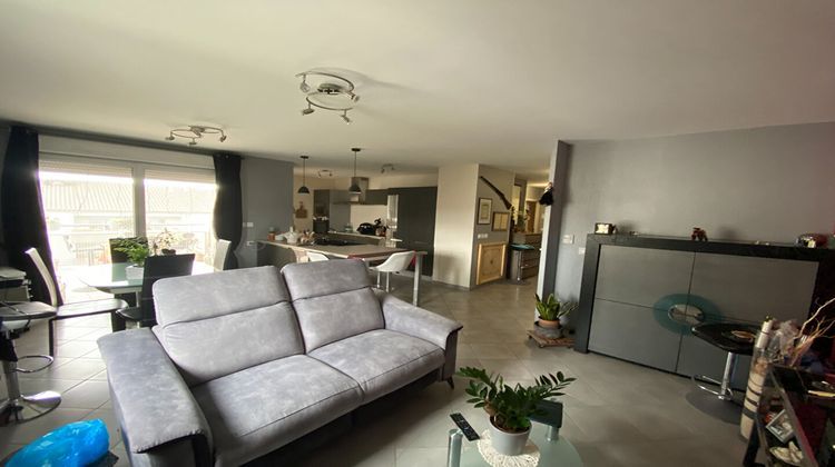 Ma-Cabane - Vente Appartement DAGNEUX, 67 m²