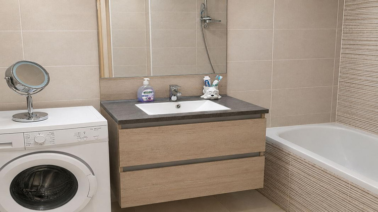 Ma-Cabane - Vente Appartement DECINES CHARPIEU, 58 m²