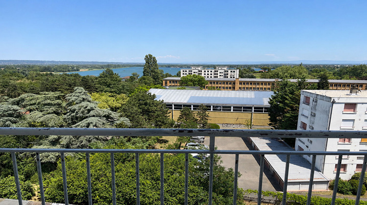 Ma-Cabane - Vente Appartement DECINES-CHARPIEU, 56 m²