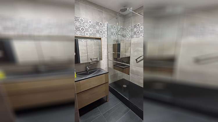 Ma-Cabane - Vente Appartement DECINES CHARPIEU, 97 m²
