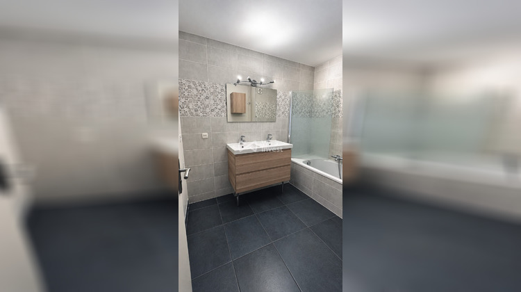 Ma-Cabane - Vente Appartement Décines-Charpieu, 80 m²