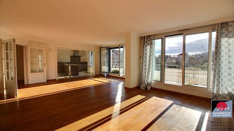 Ma-Cabane - Vente Appartement DIVONNE-LES-BAINS, 118 m²