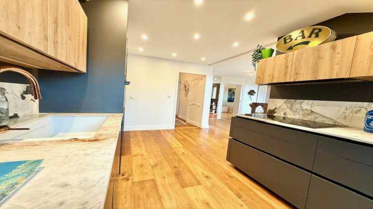 Ma-Cabane - Vente Appartement Divonne-les-Bains, 205 m²