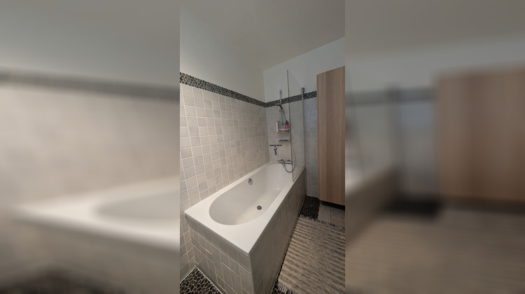 Ma-Cabane - Vente Appartement DIVONNE-LES-BAINS, 91 m²