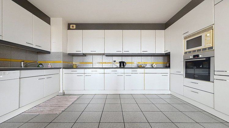 Ma-Cabane - Vente Appartement DIVONNE LES BAINS, 74 m²