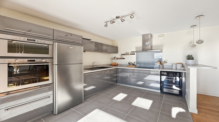 Ma-Cabane - Vente Appartement DIVONNE LES BAINS, 77 m²