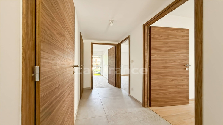 Ma-Cabane - Vente Appartement DIVONNE LES BAINS, 108 m²