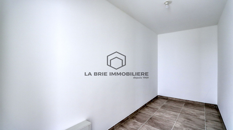 Ma-Cabane - Vente Appartement EMERAINVILLE, 73 m²