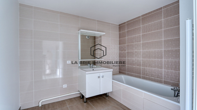 Ma-Cabane - Vente Appartement EMERAINVILLE, 70 m²