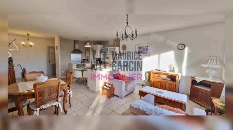 Ma-Cabane - Vente Appartement Entraigues-sur-la-Sorgue, 80 m²