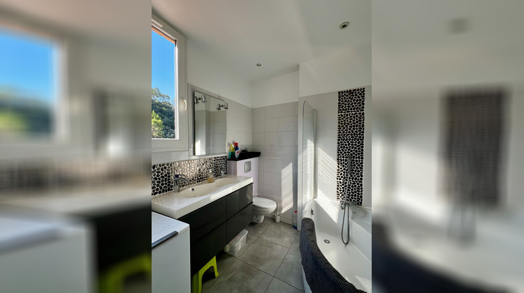 Ma-Cabane - Vente Appartement ENTRECASTEAUX, 133 m²