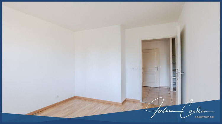 Ma-Cabane - Vente Appartement ETREMBIERES, 64 m²