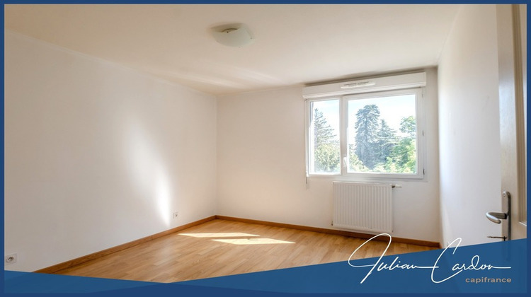 Ma-Cabane - Vente Appartement ETREMBIERES, 64 m²