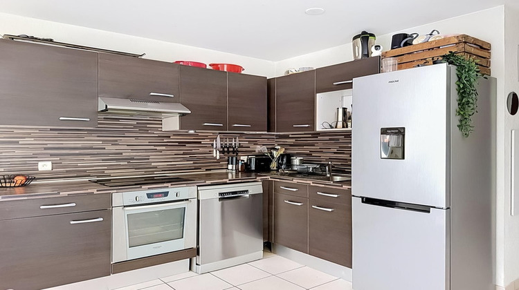 Ma-Cabane - Vente Appartement ETREMBIERES, 68 m²