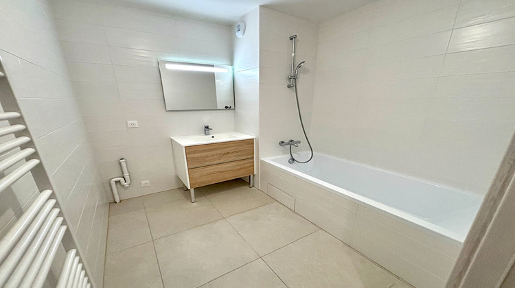 Ma-Cabane - Vente Appartement EVIAN-LES-BAINS, 81 m²