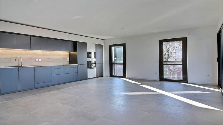 Ma-Cabane - Vente Appartement EVIAN-LES-BAINS, 107 m²