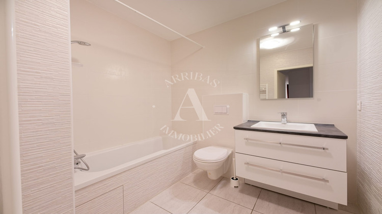 Ma-Cabane - Vente Appartement Ferney-Voltaire, 70 m²