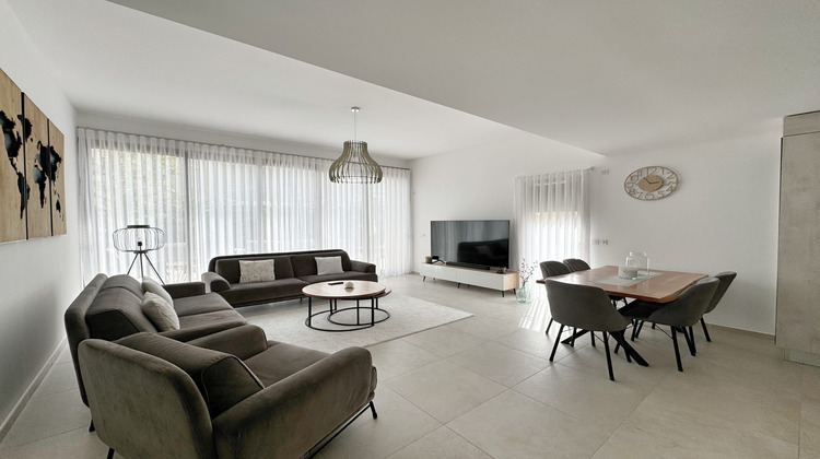 Ma-Cabane - Vente Appartement Ferney-Voltaire, 127 m²