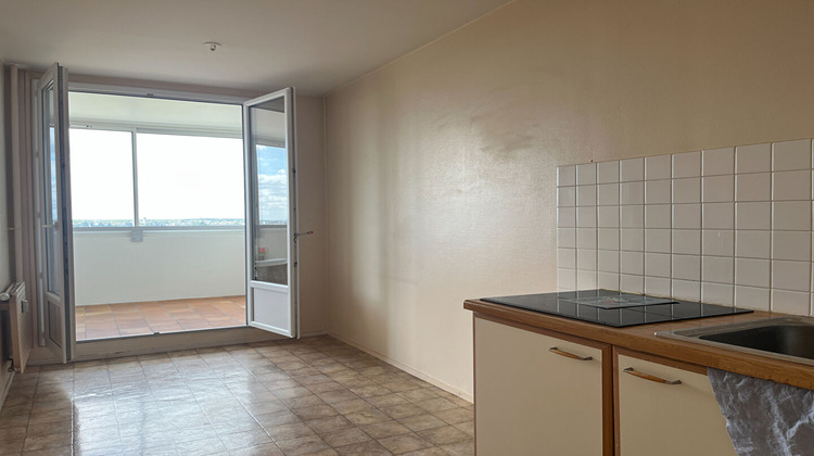 Ma-Cabane - Vente Appartement FLEURY-LES-AUBRAIS, 64 m²