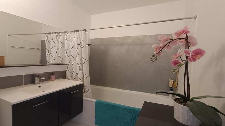 Ma-Cabane - Vente Appartement FONTENAY-LE-FLEURY, 65 m²