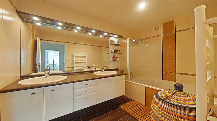 Ma-Cabane - Vente Appartement FONTENAY-LE-FLEURY, 112 m²