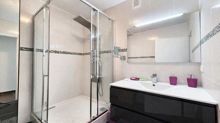 Ma-Cabane - Vente Appartement FONTENAY LE FLEURY, 55 m²