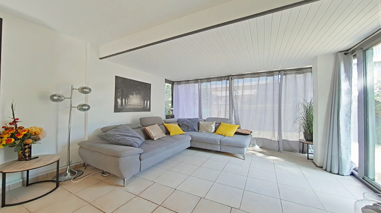 Ma-Cabane - Vente Appartement FONTENAY-LE-FLEURY, 64 m²