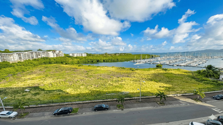 Ma-Cabane - Vente Appartement Fort-de-France, 64 m²